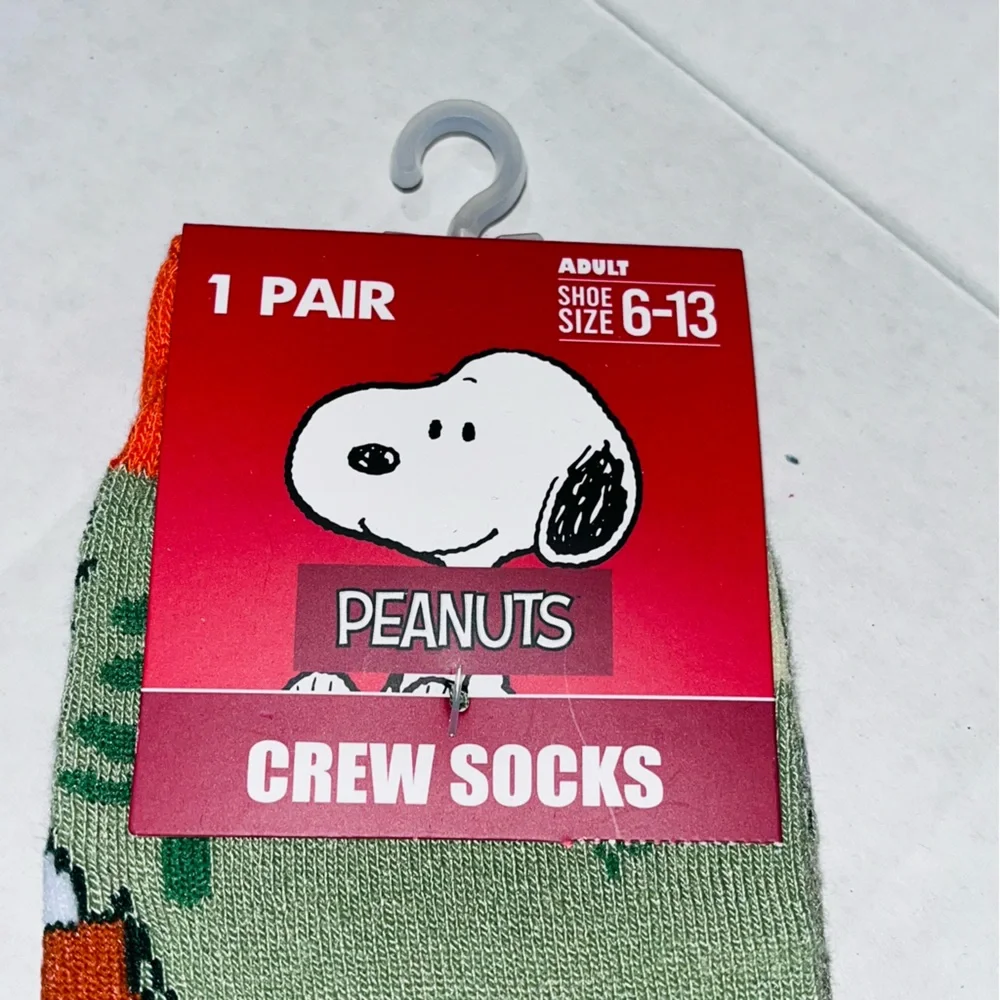 Peanuts Crew Socks, Snoopy Camping and 2 Camper Key Rings‎ New